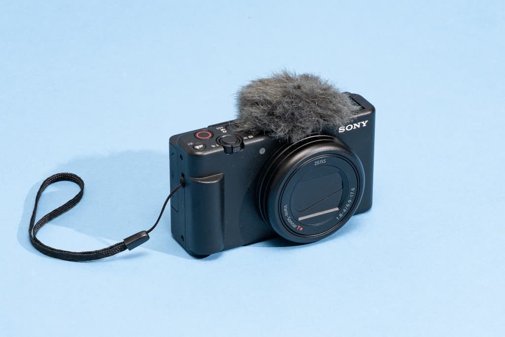 Best Compact Digital Camera for Stunning Photos and Easy Vlogging